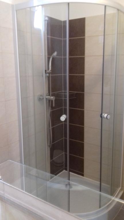 Hajdúszoboszló Eszter Apartmanhaz מראה חיצוני תמונה