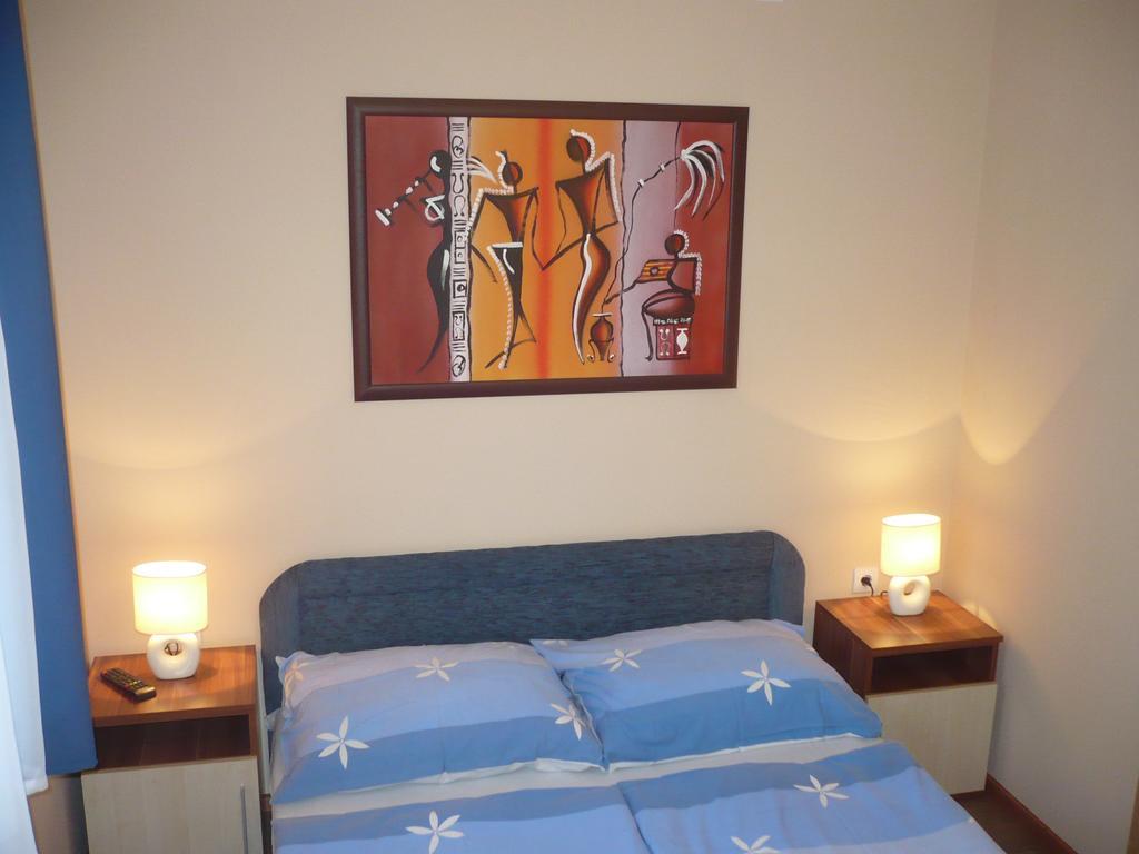 Hajdúszoboszló Eszter Apartmanhaz מראה חיצוני תמונה