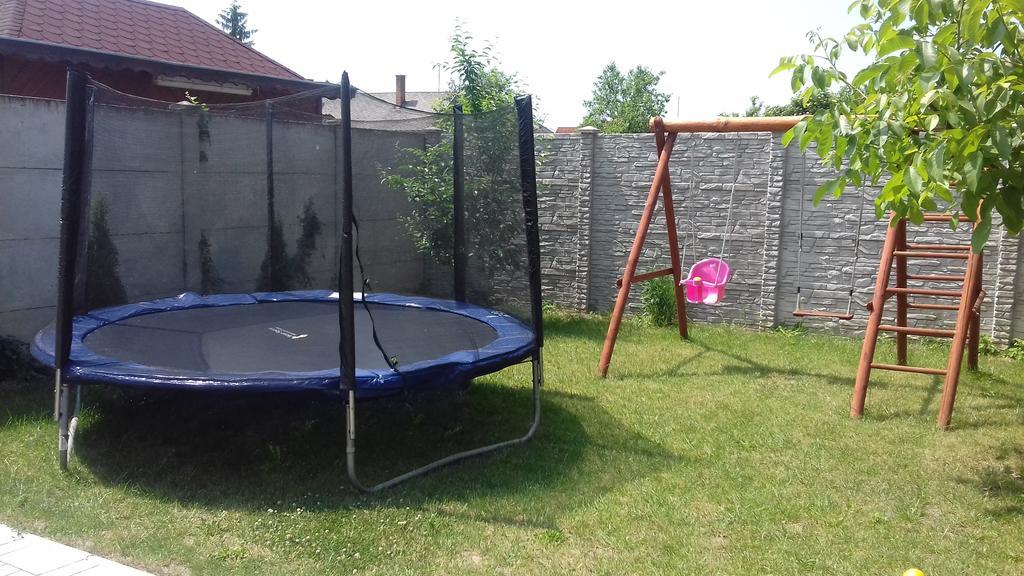 Hajdúszoboszló Eszter Apartmanhaz מראה חיצוני תמונה