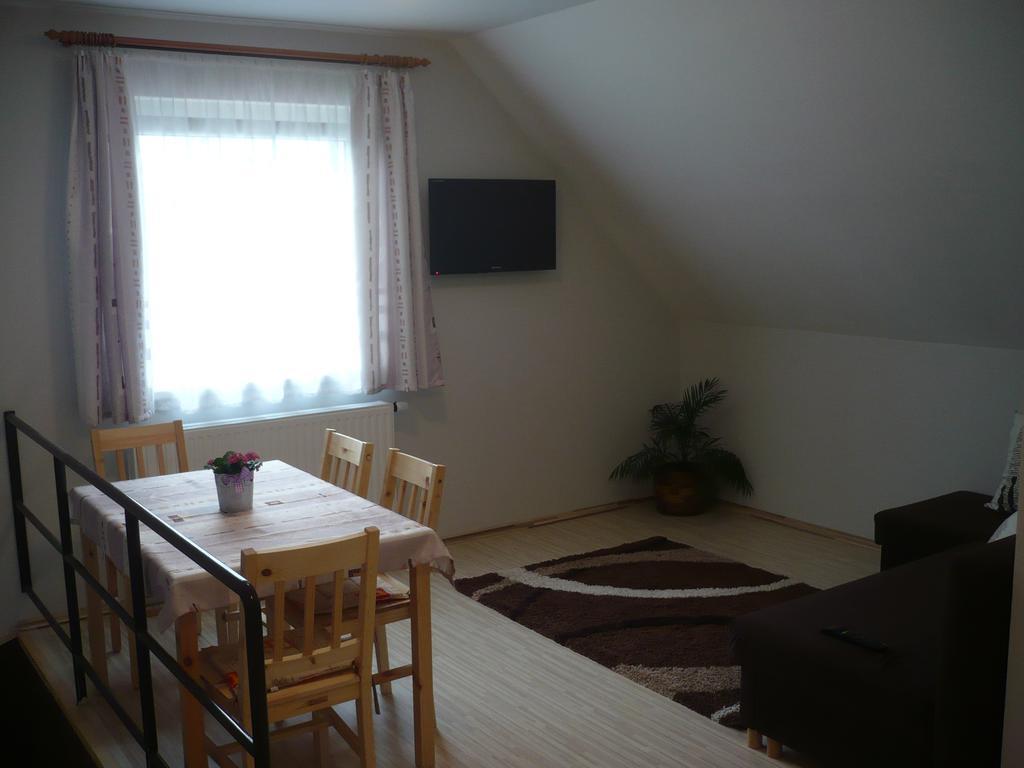Hajdúszoboszló Eszter Apartmanhaz מראה חיצוני תמונה